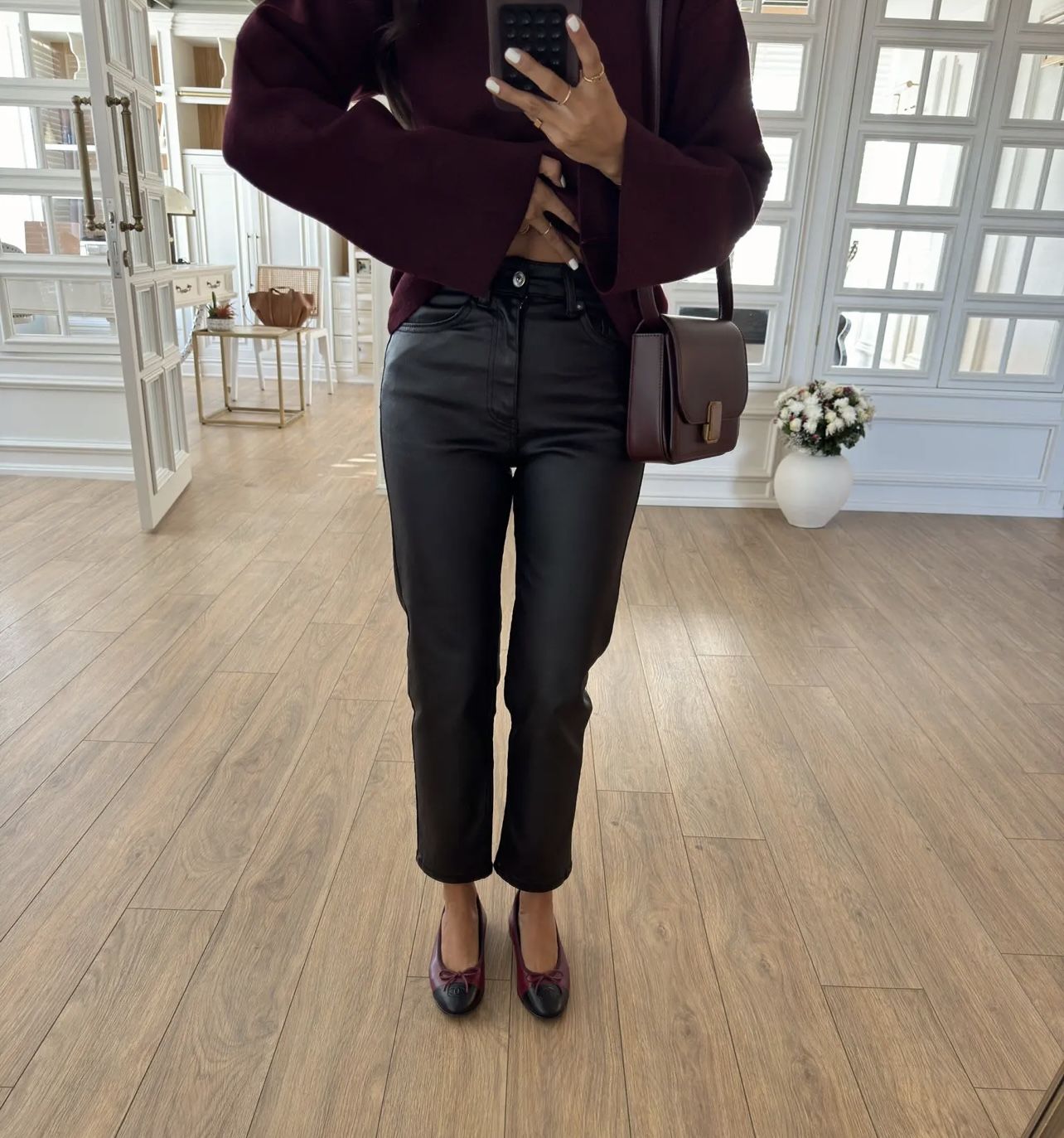 Siyah mumlu kapalı mom jean