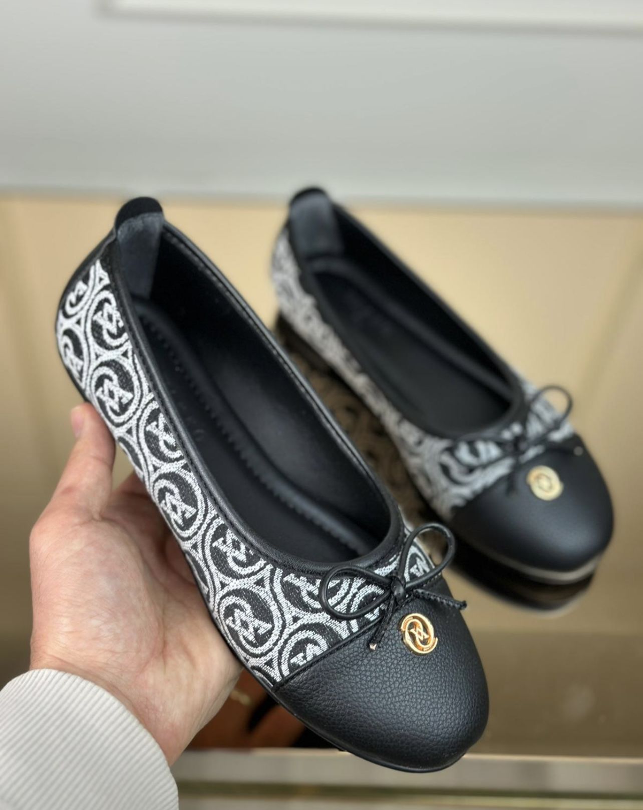 Monogram Siyah/Beyaz