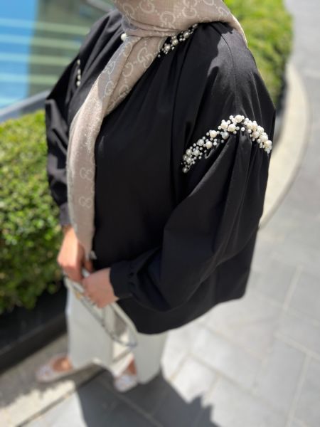 İnci detaylı gömlek siyah