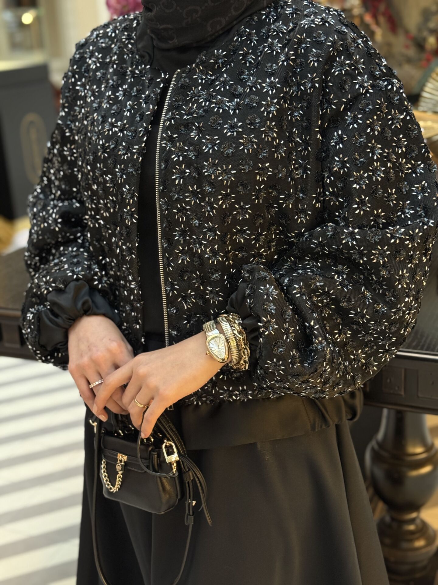 Çiçek Motifli Payetli Ceket