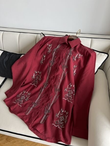 Yeni işlemeli gömlek bordo
