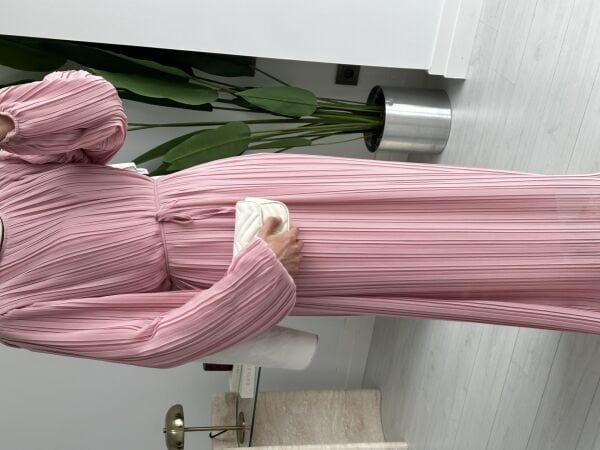 Piliseli elbise pembe