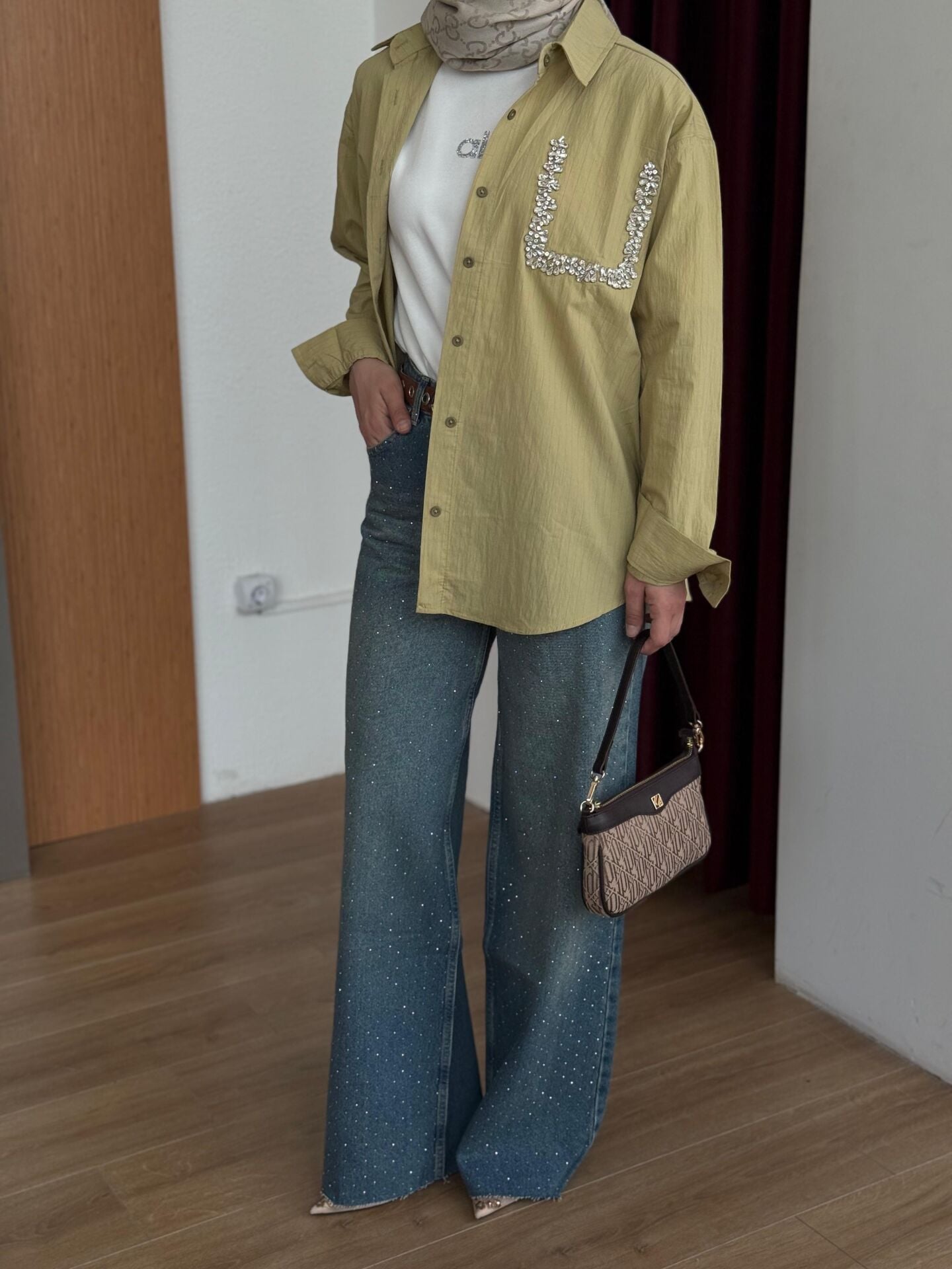 MONO TAŞLI JEAN