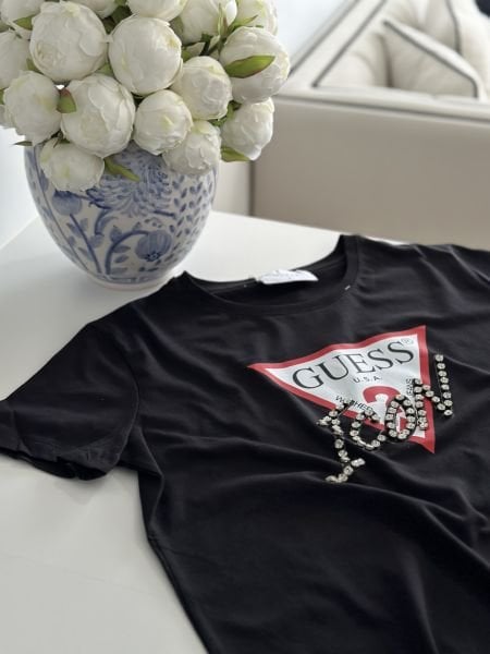 Guess Tshirt