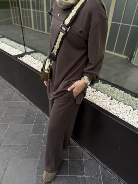 Çıtçıt Detaylı Eşofman Takımı Kahverengi