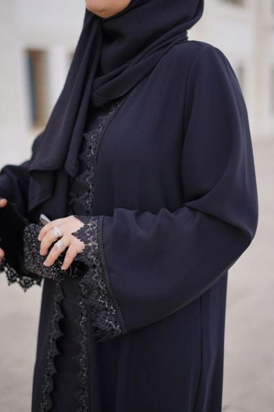 Kolları Dantel İşlemeli Abaya