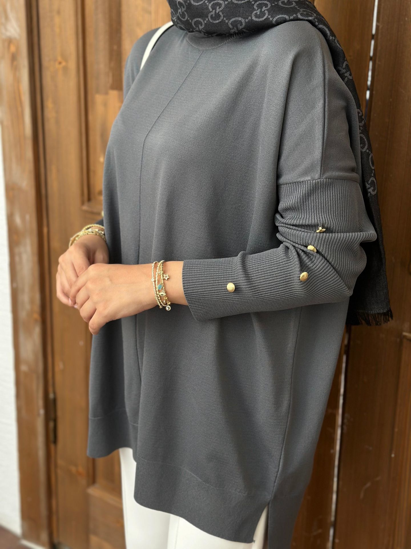 Kolları düğmeli kazak antrasit / ön sipariş