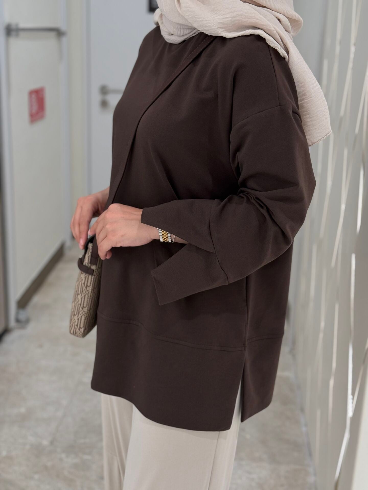 Kol detaylı tunik kahve