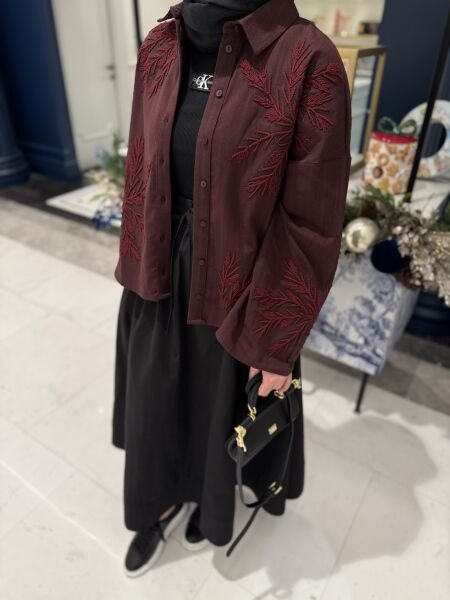 Nakış işlemeli gömlek bordo