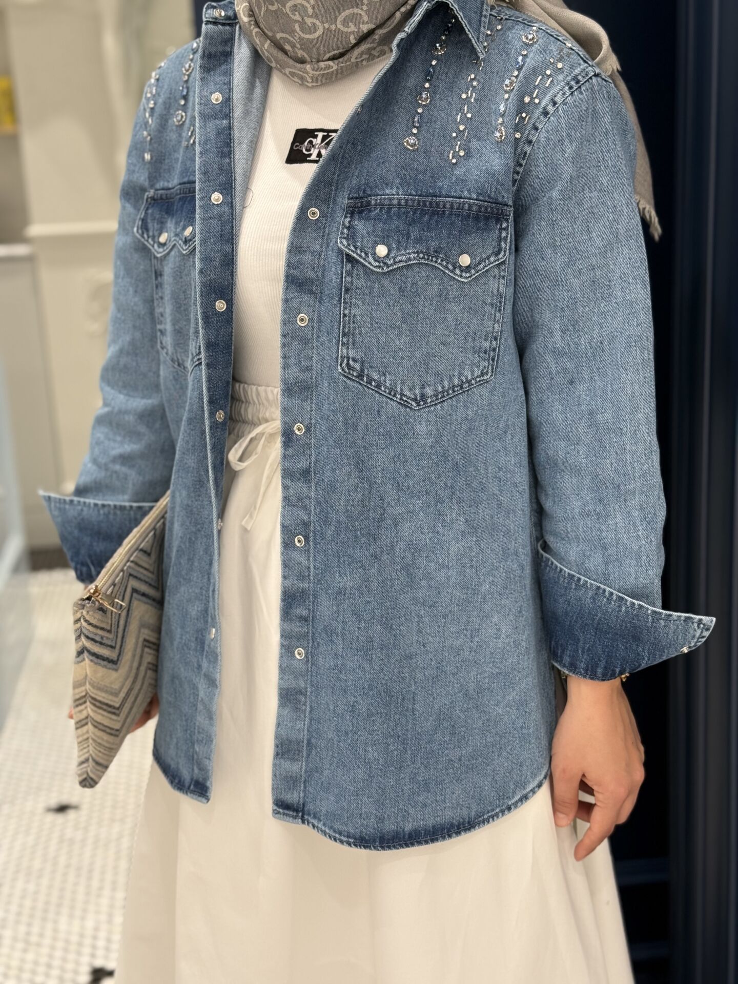 Omuz işlemeli kot ceket