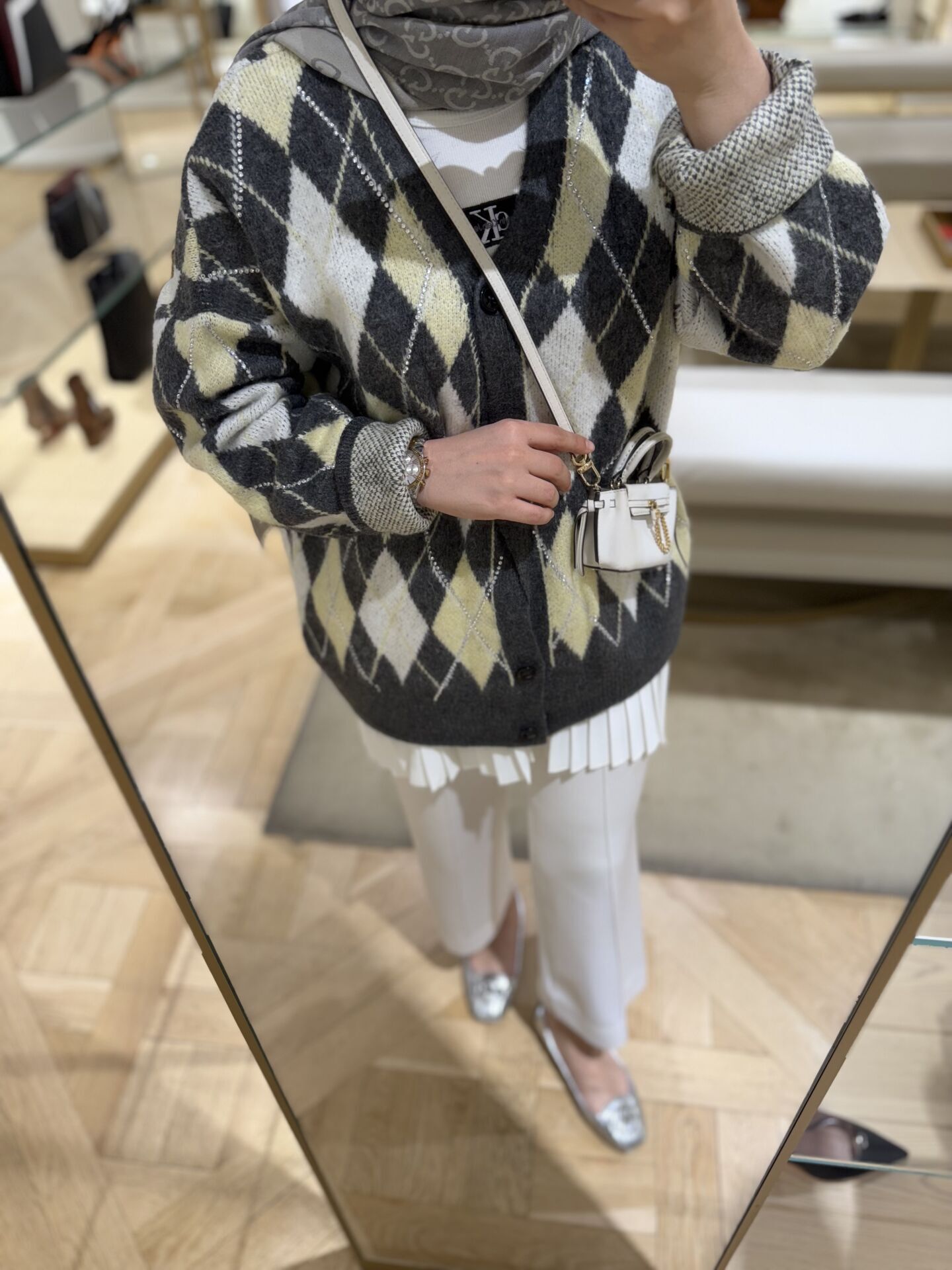 Baklava Desenli Taşlı Hırka