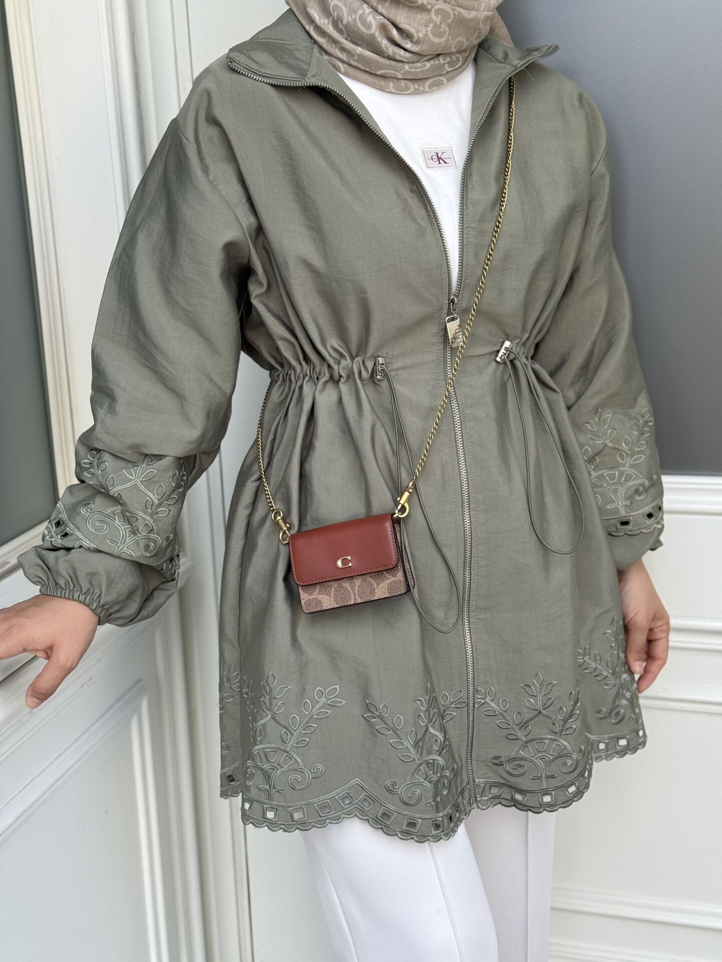 Brode detaylı kap Haki