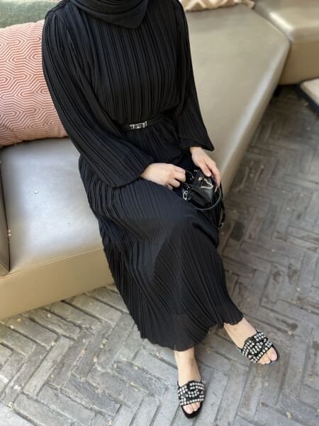 Piliseli Elbise Siyah