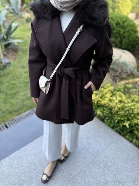 Kolu Fermuar Detaylı Kürklü Kaban