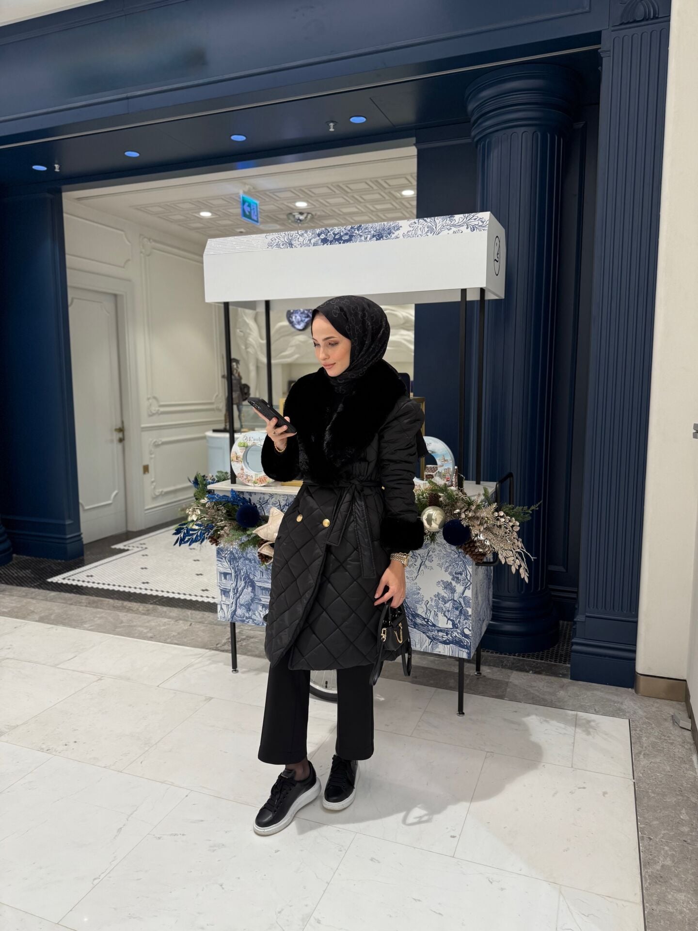 Kürk detayları mont siyah