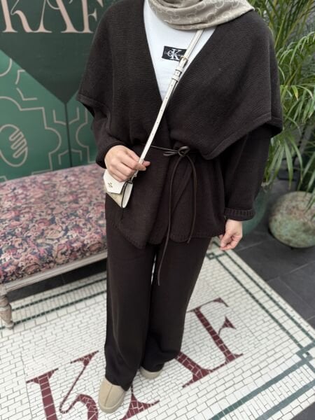 Pelerinli Triko Takım Kahve