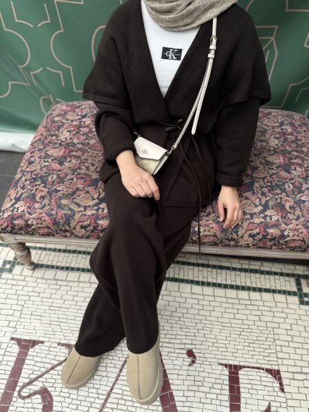 Pelerinli Triko Takım Kahve