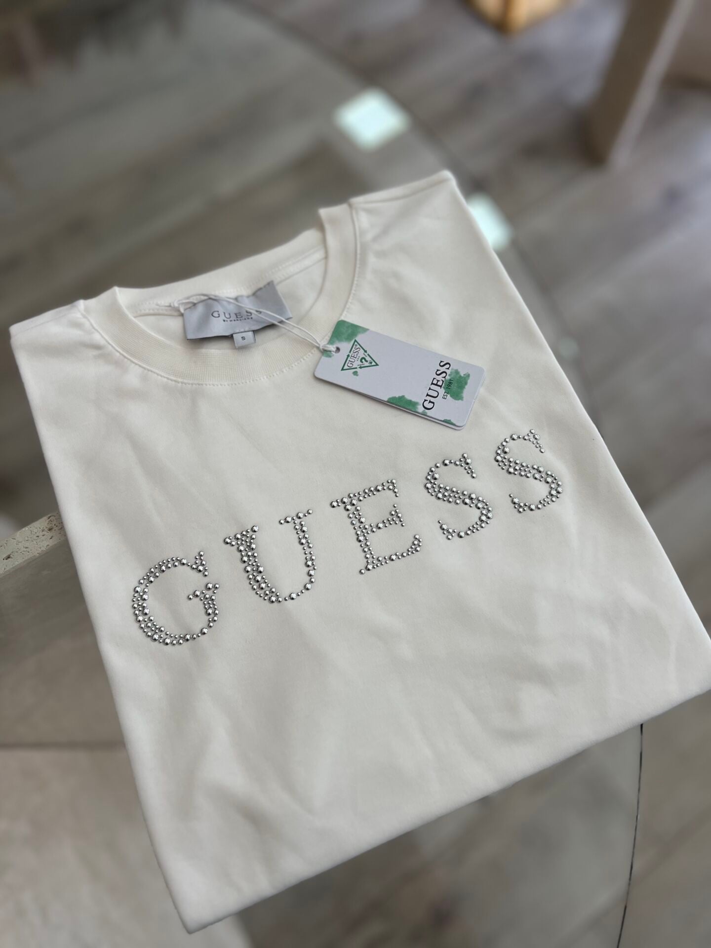 Gues yeni Tshirt