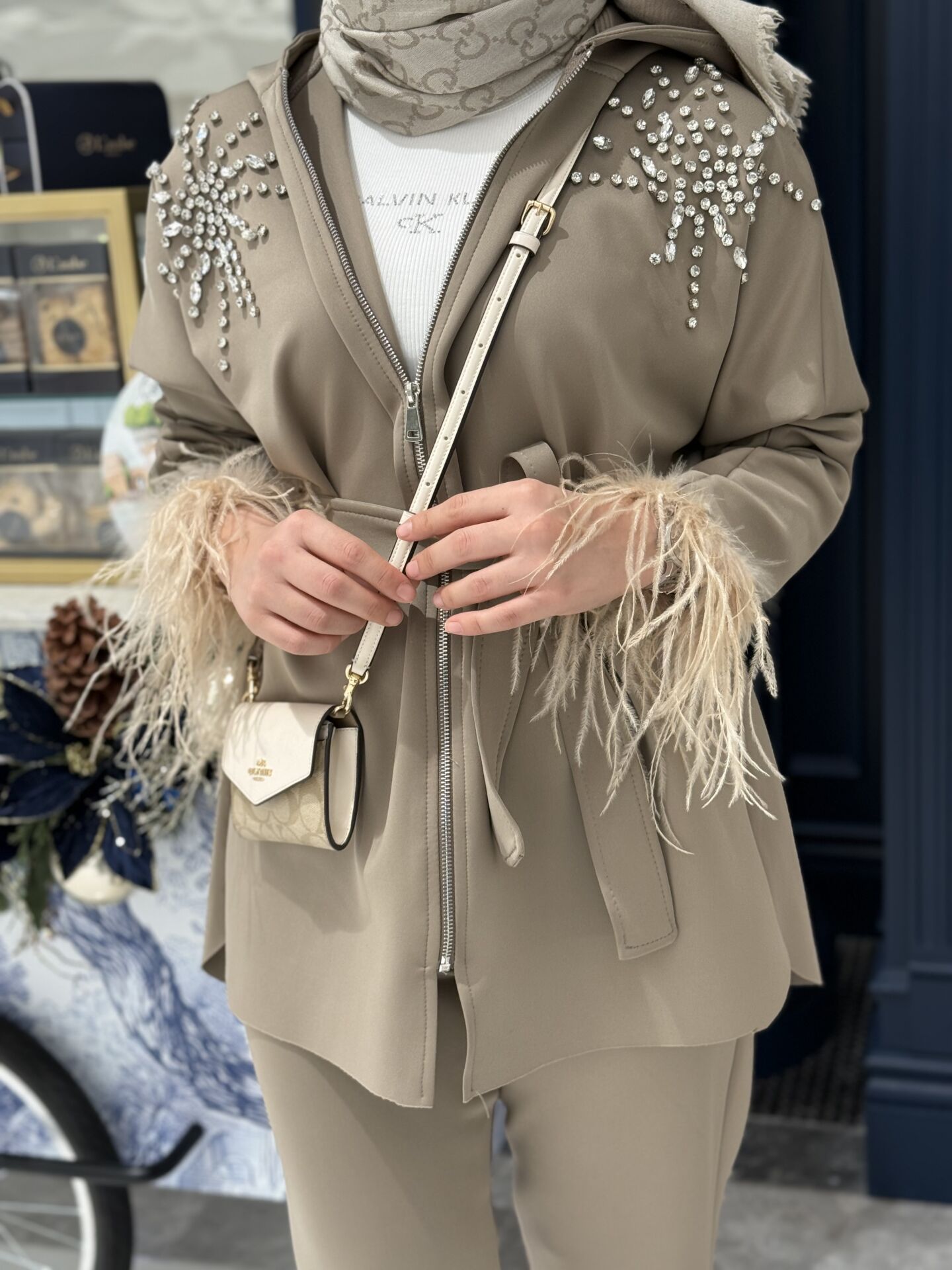 Kolu Tüylü Tasarım Scuba Takım Vizon