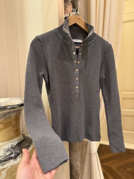 Dik Yaka Çıtçıtlı Triko Kazak