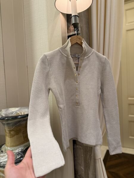 Dik Yaka Çıtçıtlı Triko Kazak