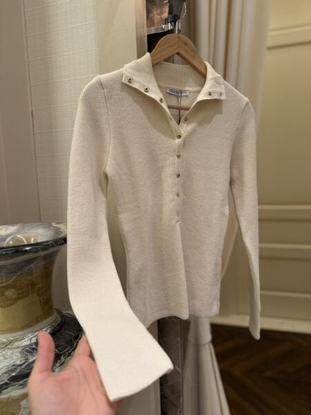 Dik Yaka Çıtçıtlı Triko Kazak