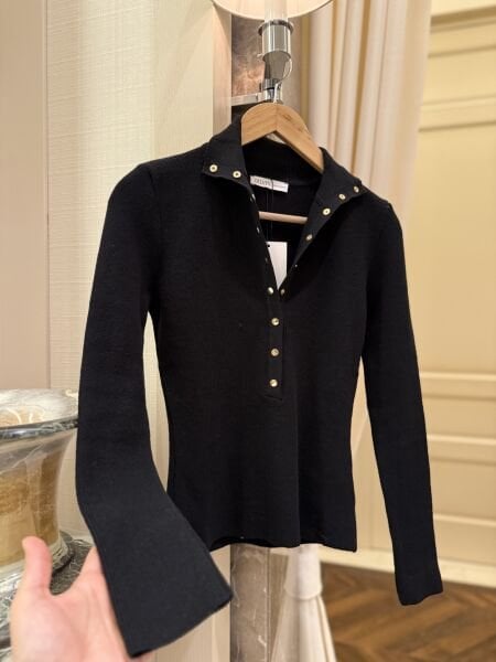 Dik Yaka Çıtçıtlı Triko Kazak