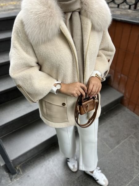 Yakası Kürklü Angora Kaban Bej